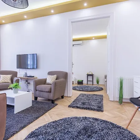 Real Zoltan * Budapeszt