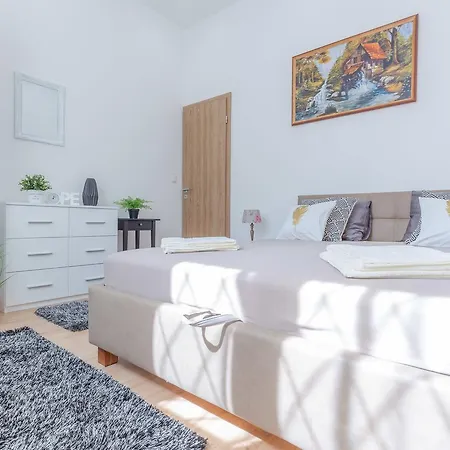 Real Zoltan * Budapeszt