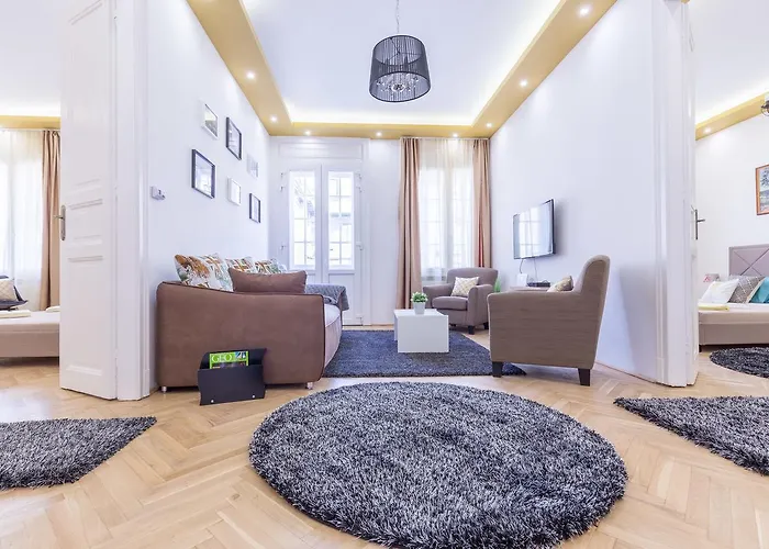 Apartament Real Zoltan *