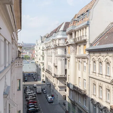 Apartment Real Zoltan *