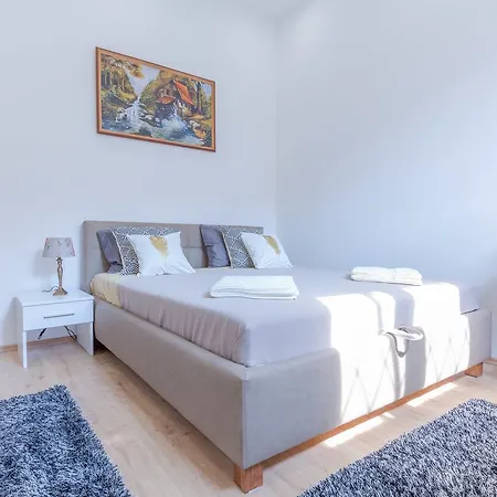 Real Zoltán Apartamento
