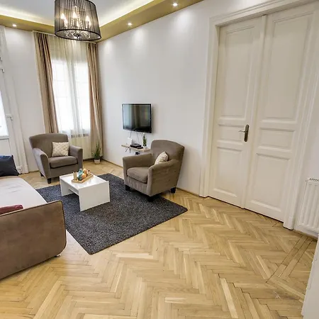 Real Zoltán Apartamento